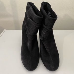 Nine West, Black suede heeled booties, Size 7
